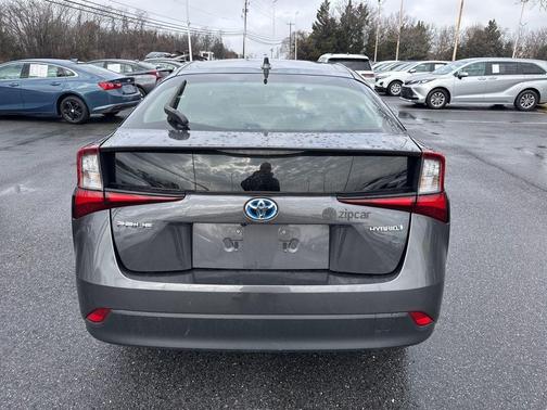 2022 Toyota Prius LE