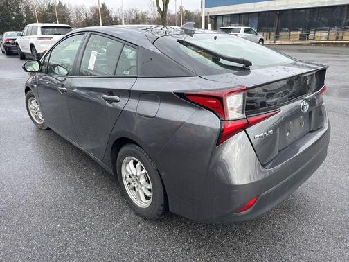2022 Toyota Prius LE