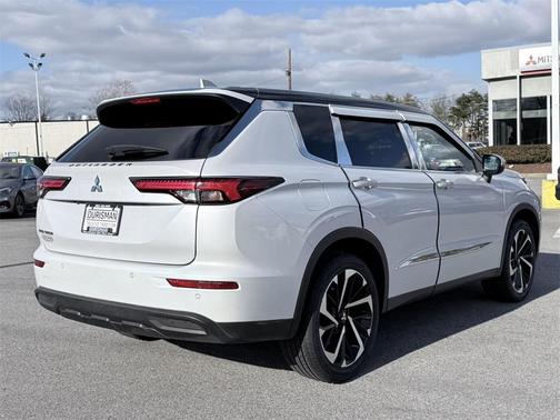 2022 Mitsubishi Outlander ES