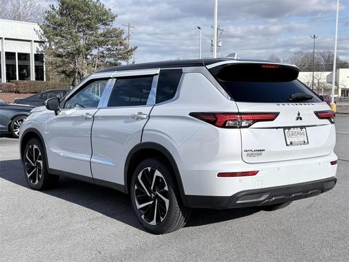 2022 Mitsubishi Outlander ES