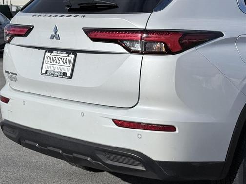 2022 Mitsubishi Outlander ES