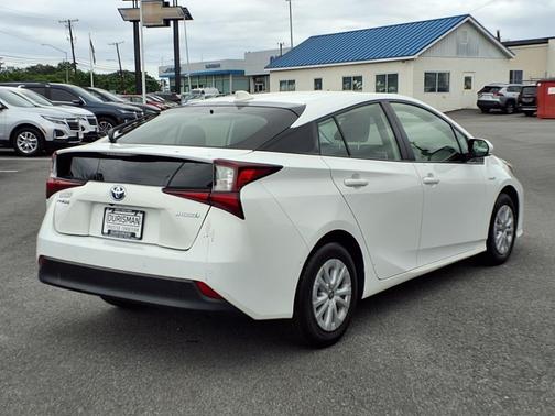2020 Toyota Prius LE