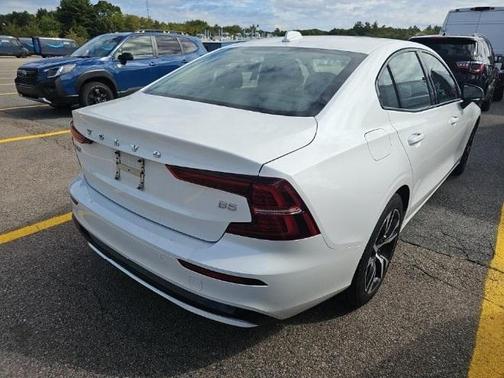 2024 Volvo S60 B5 Core Dark Theme