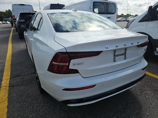 2024 Volvo S60 B5 Core Dark Theme