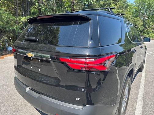 Black Metallic 2023 Chevrolet Traverse LT Leather