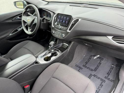 Sterling Gray Metallic 2023 Chevrolet Malibu LT