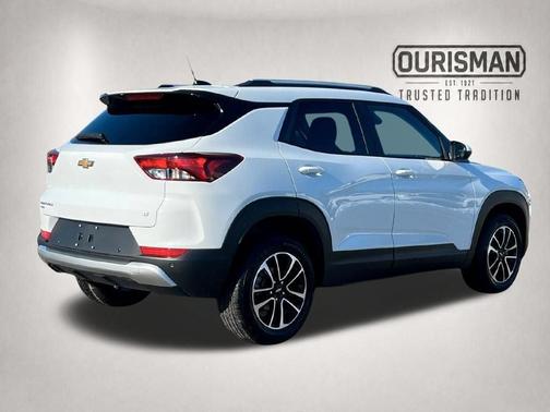Summit White 2026 Chevrolet Trailblazer LT