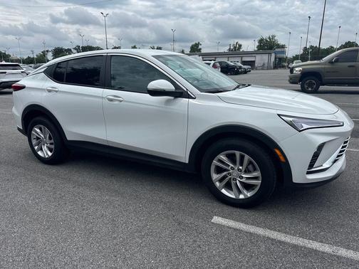 Summit White 2025 Buick Envista Preferred