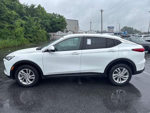Summit White 2025 Buick Envista Preferred