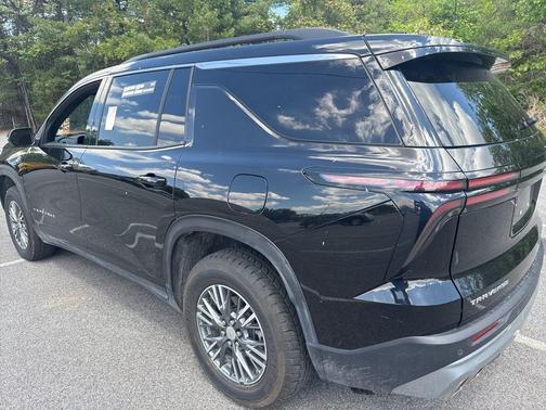 Black Metallic 2024 Chevrolet Traverse LT