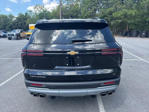 Black Metallic 2024 Chevrolet Traverse LT
