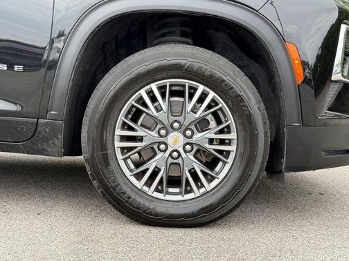 Black Metallic 2024 Chevrolet Traverse LT