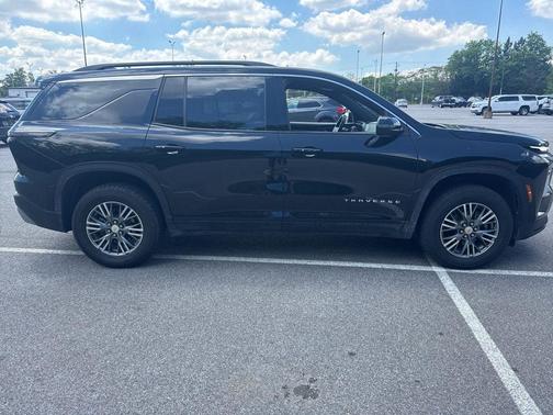 Black Metallic 2024 Chevrolet Traverse LT