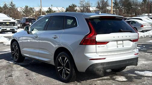 2021 Volvo XC60 T5 Momentum