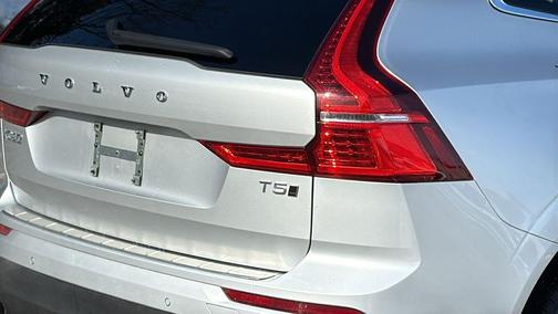 2021 Volvo XC60 T5 Momentum