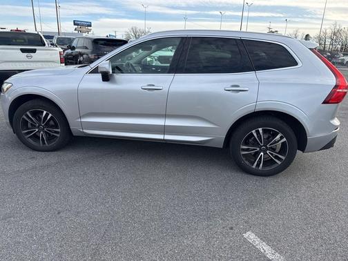 2021 Volvo XC60 T5 Momentum