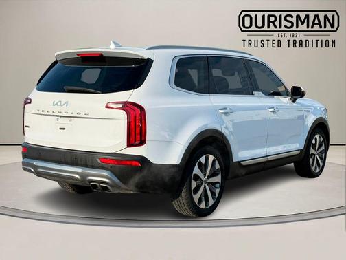 White Pearl 2022 Kia Telluride S