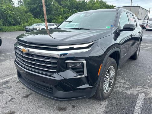 Black Metallic 2024 Chevrolet Traverse LT