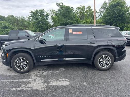 Black Metallic 2024 Chevrolet Traverse LT