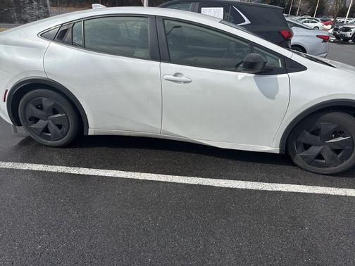 2024 Toyota Prius LE