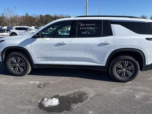 2025 Chevrolet Traverse LT