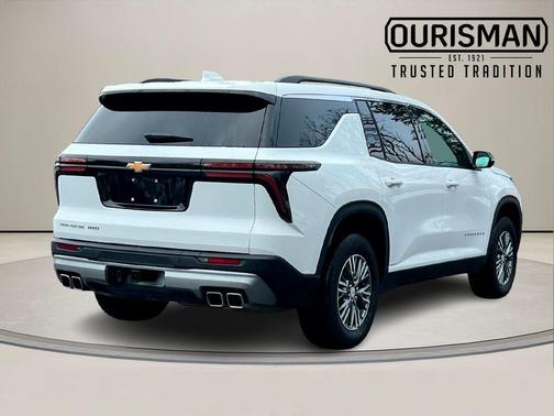 2025 Chevrolet Traverse LT