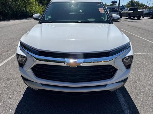 Summit White 2025 Chevrolet Trailblazer LT