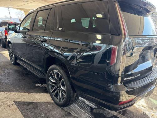 2023 Cadillac Escalade Sport