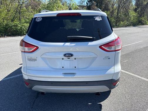 White Platinum Clearcoat Metallic 2016 Ford Escape SE