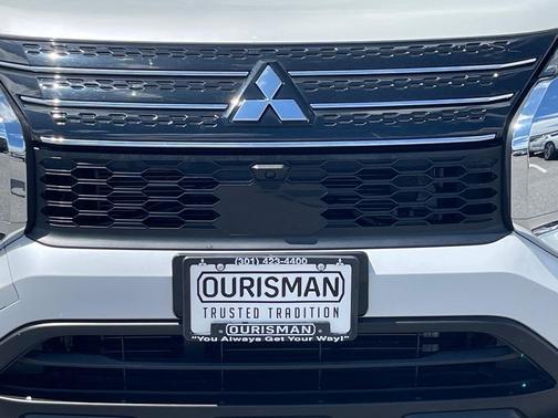 2022 Mitsubishi Outlander ES