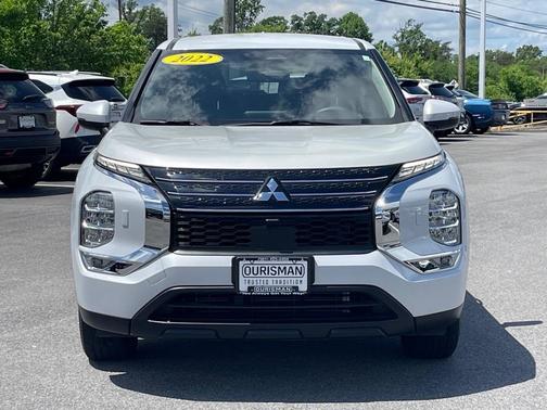 2022 Mitsubishi Outlander ES