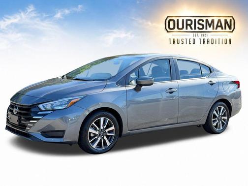 Gun Metallic 2025 Nissan Versa 1.6 SV