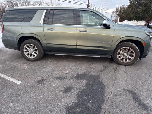 2023 Chevrolet Suburban Premier