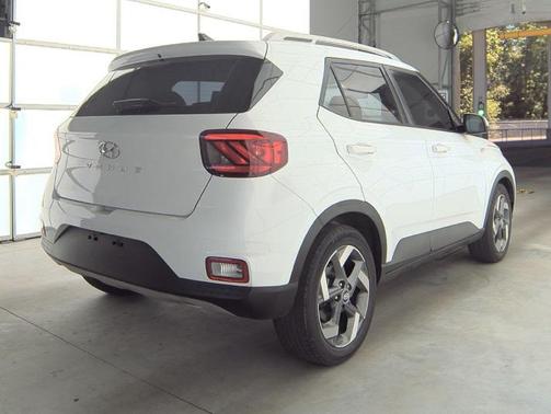 2021 Hyundai VENUE SEL