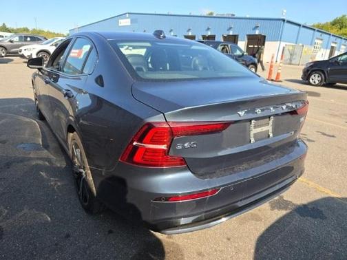 2024 Volvo S60 B5 Core Dark Theme