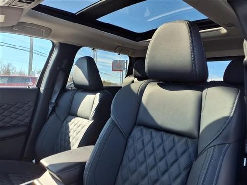 2025 Mitsubishi Outlander PHEV SEL