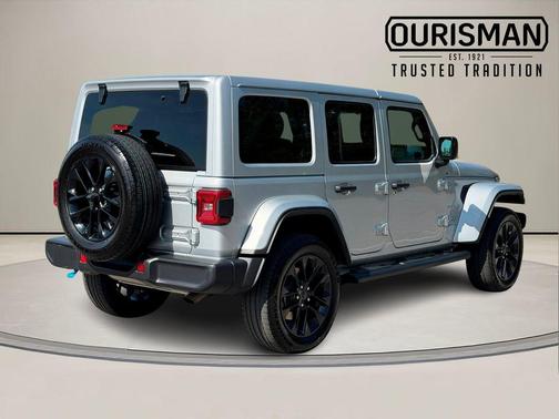 Silver Zynith Clearcoat 2024 Jeep Wrangler 4xe Sahara