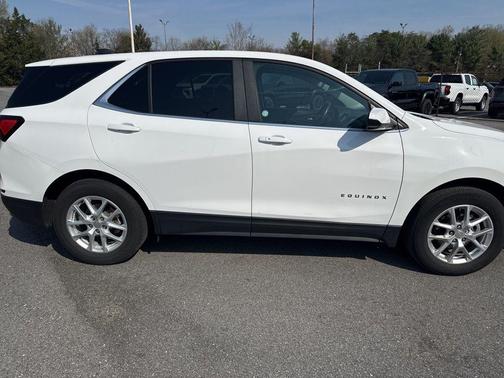 Summit White 2024 Chevrolet Equinox LT