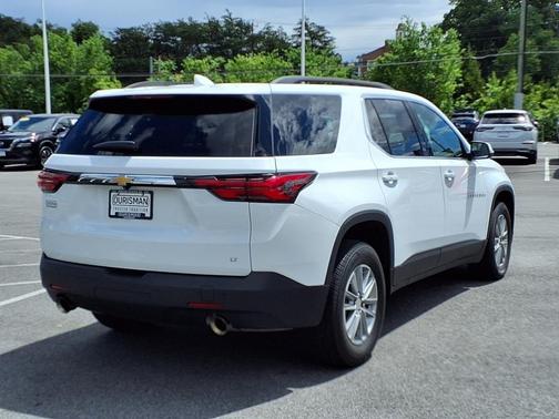 2022 Chevrolet Traverse LT Cloth