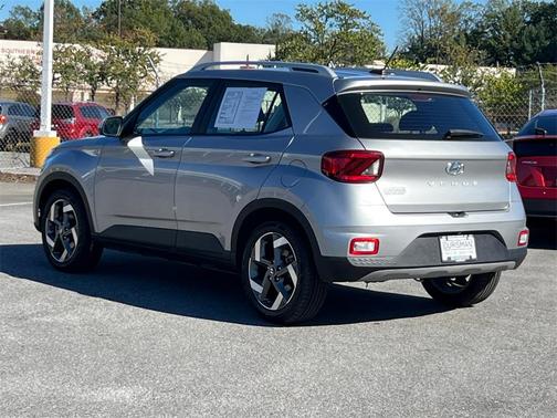 2023 Hyundai VENUE SEL