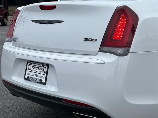 2021 Chrysler 300 Touring