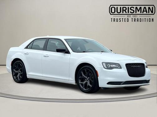 2021 Chrysler 300 Touring