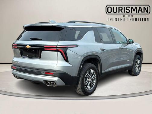 2024 Chevrolet Traverse LT