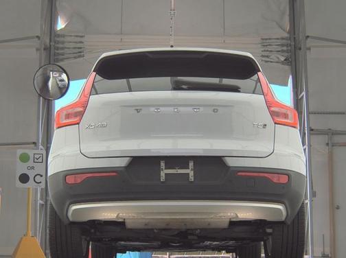 2021 Volvo XC40 T5 Momentum