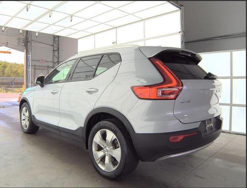 2021 Volvo XC40 T5 Momentum