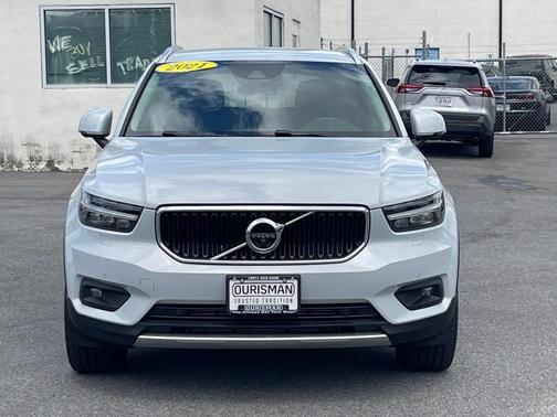 2021 Volvo XC40 T5 Momentum