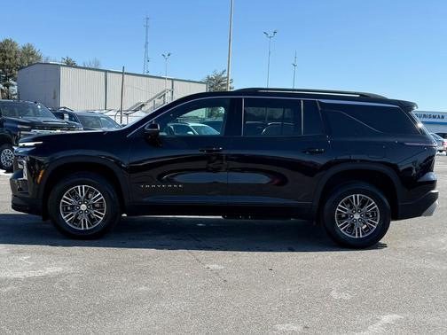 2024 Chevrolet Traverse LT