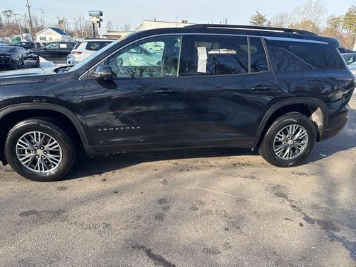 2024 Chevrolet Traverse LT