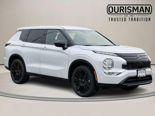 White Diamond 2026 Mitsubishi Outlander LE