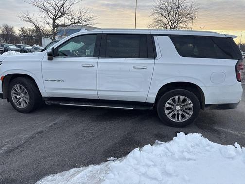 2023 Chevrolet Suburban Premier